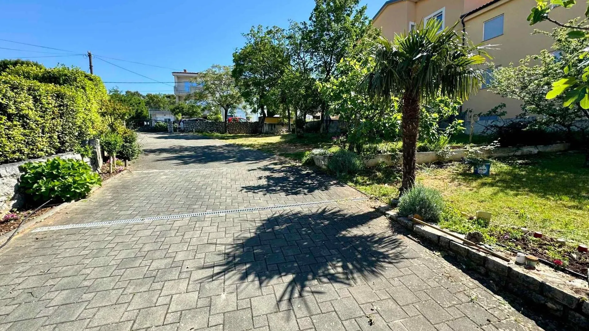 Apartment In Jadranovo 50541
