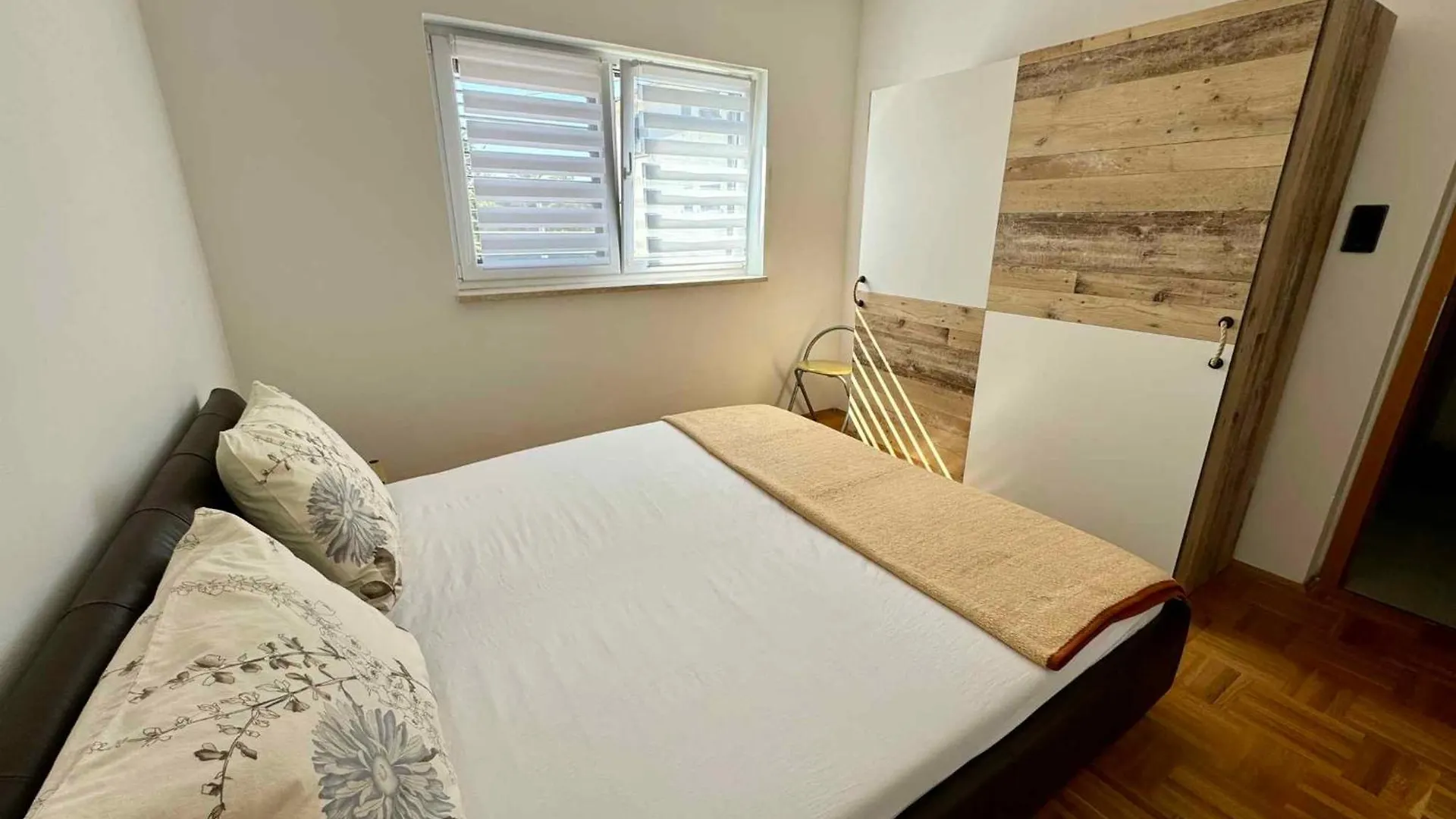 Apartment In Jadranovo 50541