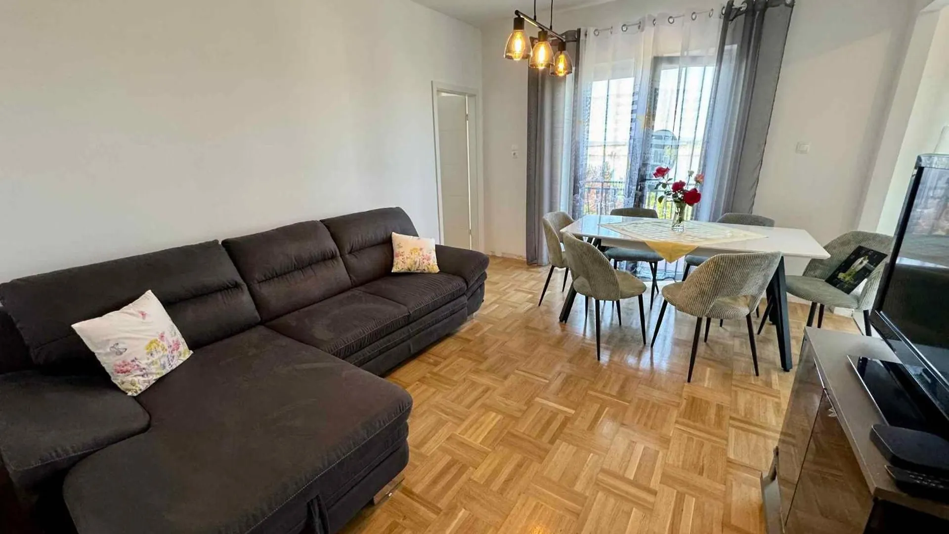 Apartment In Jadranovo 50541
