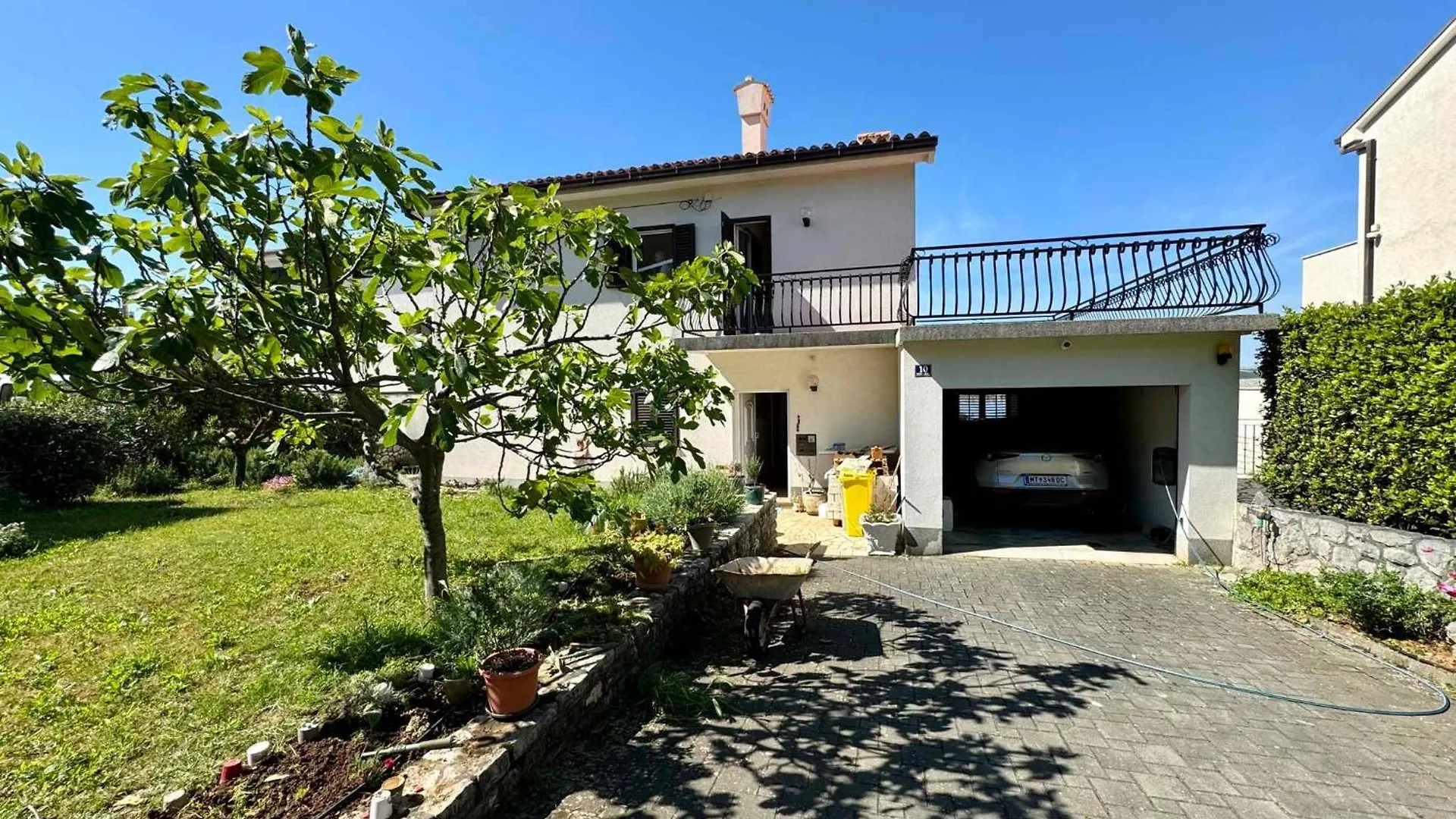 Apartment In Jadranovo 50541