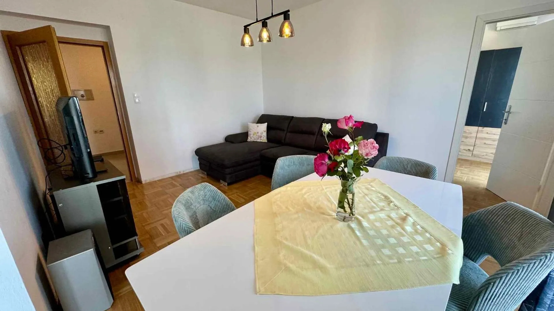 Apartment In Jadranovo 50541