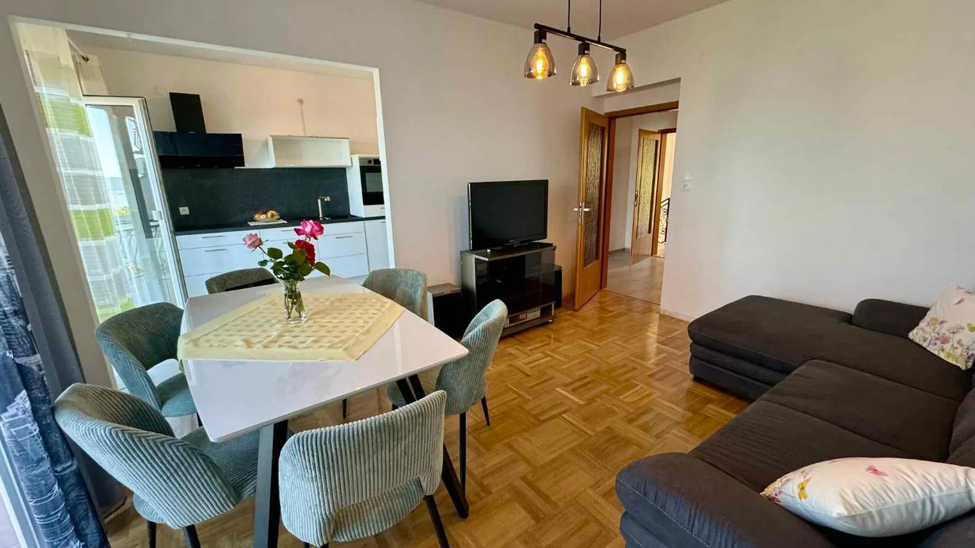Apartment In Jadranovo 50541